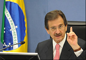 O presidente do Supremo Tribunal Federal (STF) e do Conselho Nacional de Justiça (CNJ), ministro Cezar Peluso, apresenta o relatório Justiça em Números 2009 - Indicadores do Poder Judiciário - - Wilson Dias/ABr